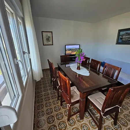 Kuca Pazanin Vinišće