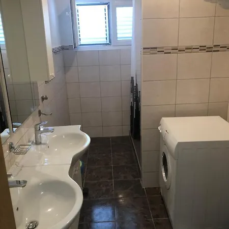 Kuca Pazanin Holiday home
