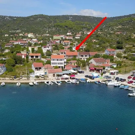 Kuca Pazanin * Vinisce