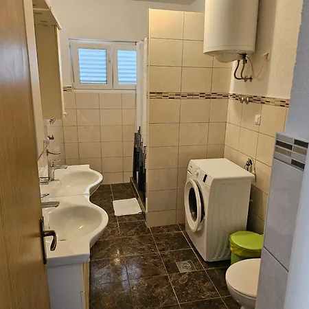 Holiday home Kuca Pazanin Vinisce