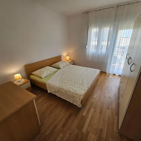 Kuca Pazanin Holiday home