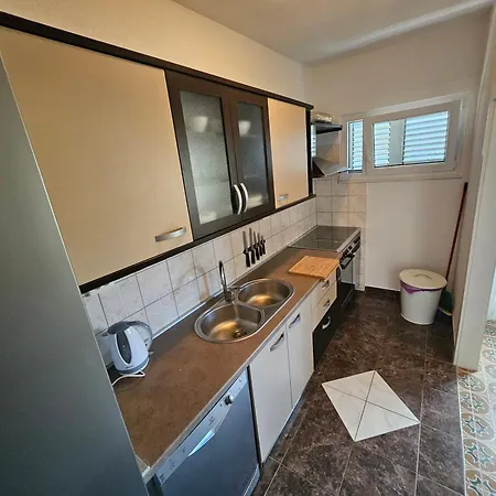 Kuca Pazanin Holiday home Vinisce