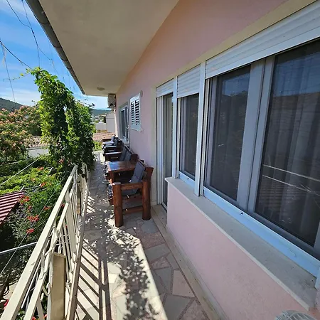 Holiday home Kuca Pazanin Vinisce