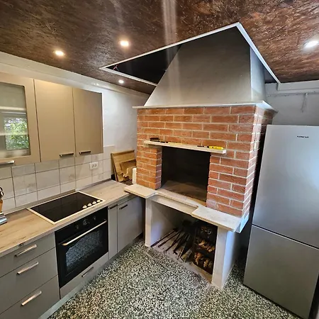 Kuca Pazanin Holiday home Vinisce