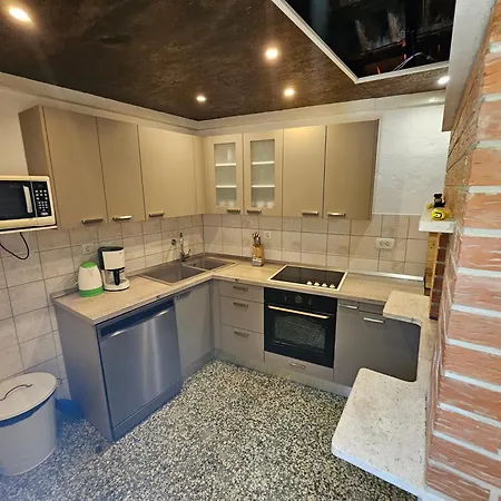 Holiday home Kuca Pazanin Vinisce