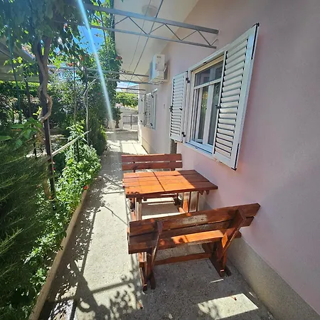 Kuca Pazanin Holiday home