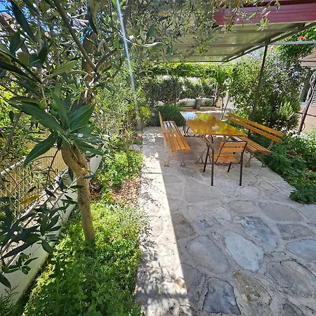 Holiday home Kuca Pazanin Vinisce