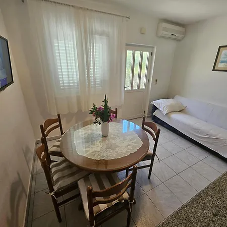 Kuca Pazanin Holiday home *