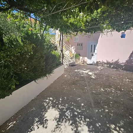 Kuca Pazanin Holiday home