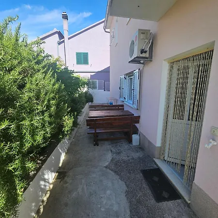 Holiday home Kuca Pazanin